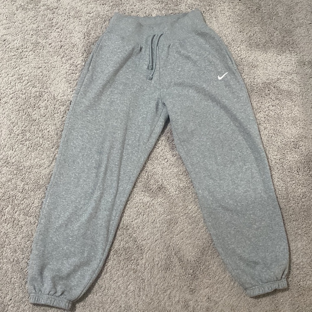 grey nike sweatpants